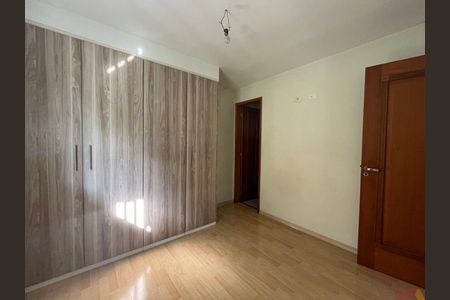 Casa à venda com 4 quartos, 152m² em Jardim Picolo, São Paulo