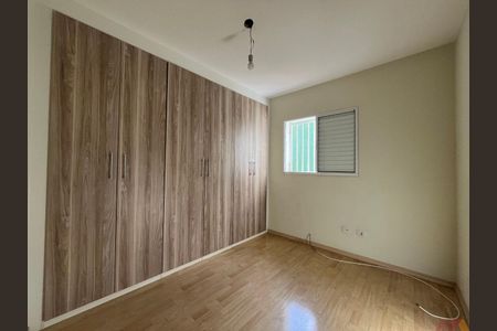 Casa à venda com 4 quartos, 152m² em Jardim Picolo, São Paulo