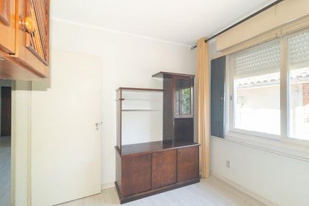 Quarto 1 de apartamento para alugar com 3 quartos, 50m² em Petrópolis, Porto Alegre