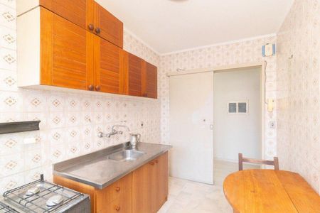 Cozinha de apartamento para alugar com 3 quartos, 50m² em Petrópolis, Porto Alegre