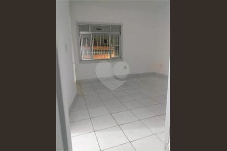 Casa à venda com 4 quartos, 220m² em Vila Zat, São Paulo