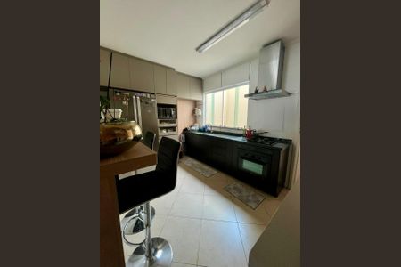 Casa de condomínio para alugar com 125m², 3 quartos e 3 vagasCozinha