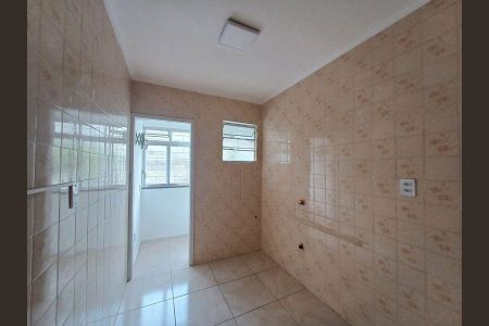 Cozinha de apartamento para alugar com 1 quarto, 37m² em Vila Ipiranga, Porto Alegre