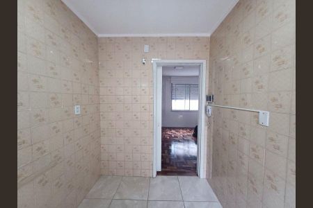 Cozinha de apartamento para alugar com 1 quarto, 37m² em Vila Ipiranga, Porto Alegre