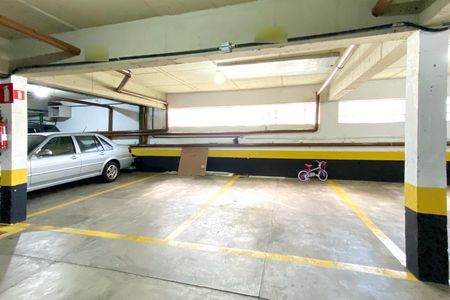 Apartamento à venda com 134m², 4 quartos e 2 vagas Apartamento à venda com 134m², 4 quartos e 2 vagasVagas