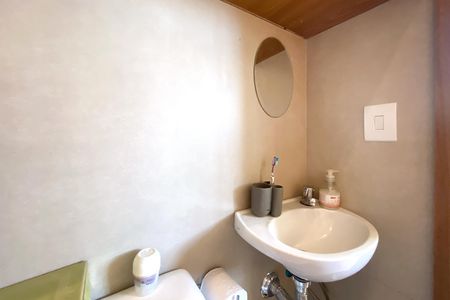Apartamento à venda com 134m², 4 quartos e 2 vagas Apartamento à venda com 134m², 4 quartos e 2 vagasBanheiro de serviço