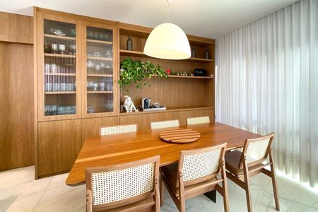 Apartamento à venda com 134m², 4 quartos e 2 vagas Apartamento à venda com 134m², 4 quartos e 2 vagasSala de Jantar