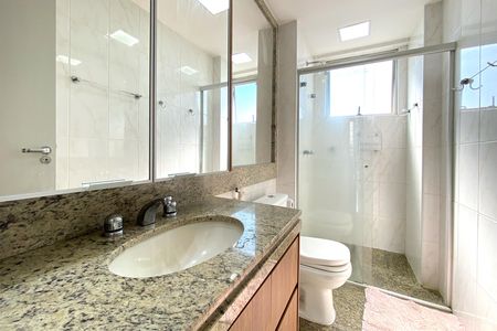 Apartamento à venda com 134m², 4 quartos e 2 vagas Apartamento à venda com 134m², 4 quartos e 2 vagasBanheiro