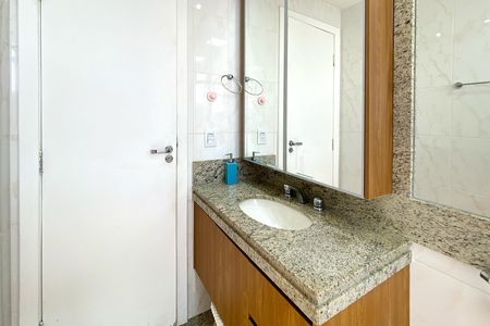 Apartamento à venda com 134m², 4 quartos e 2 vagas Apartamento à venda com 134m², 4 quartos e 2 vagasBanheiro