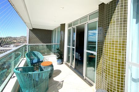 Apartamento à venda com 134m², 4 quartos e 2 vagas Apartamento à venda com 134m², 4 quartos e 2 vagasVaranda da Sala