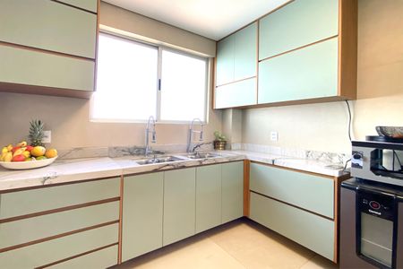Apartamento à venda com 134m², 4 quartos e 2 vagas Apartamento à venda com 134m², 4 quartos e 2 vagasCozinha