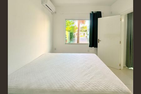 Quarto  de apartamento para alugar com 1 quarto, 33m² em São João do Rio Vermelho, Florianópolis