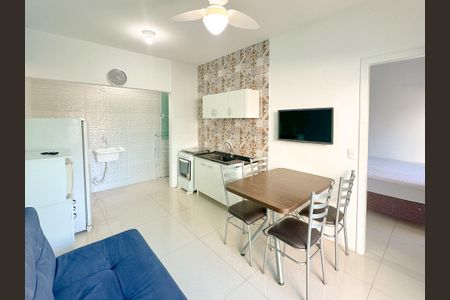 Sala de apartamento para alugar com 1 quarto, 33m² em São João do Rio Vermelho, Florianópolis