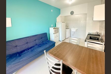Sala de apartamento para alugar com 1 quarto, 33m² em São João do Rio Vermelho, Florianópolis