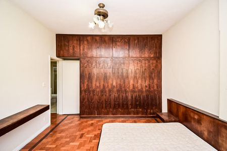 Apartamento à venda com 77m², 2 quartos e 1 vaga