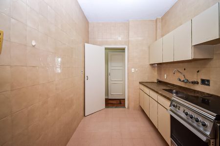 Apartamento à venda com 77m², 2 quartos e 1 vaga