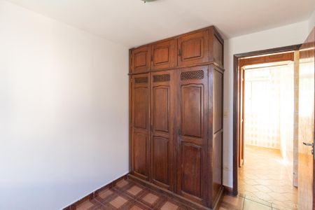 Quarto 2 de apartamento para alugar com 2 quartos, 55m² em Conjunto Habitacional Presidente Castelo Branco, Carapicuíba