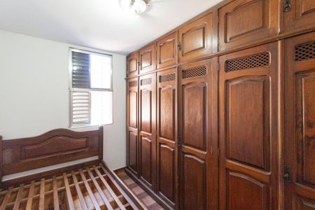 Quarto 1 de apartamento para alugar com 2 quartos, 55m² em Conjunto Habitacional Presidente Castelo Branco, Carapicuíba