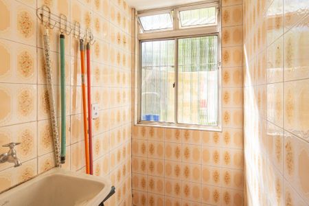 Apartamento para alugar com 55m², 2 quartos e sem vaga Apartamento para alugar com 55m², 2 quartos e sem vagaCozinha e área de serviço