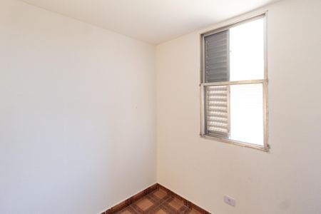 Quarto 2 de apartamento para alugar com 2 quartos, 55m² em Conjunto Habitacional Presidente Castelo Branco, Carapicuíba