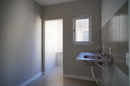 Cozinha  de apartamento à venda com 1 quarto, 62m² em Vila Ipiranga, Porto Alegre