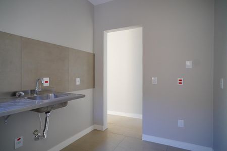 Cozinha  de apartamento à venda com 1 quarto, 62m² em Vila Ipiranga, Porto Alegre