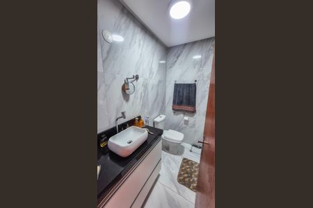 Apartamento à venda com 136m², 3 quartos e 1 vagaBanheiro Quarto 2