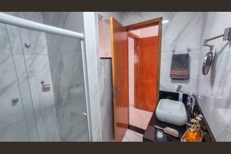 Apartamento à venda com 136m², 3 quartos e 1 vagaBanheiro Quarto 2