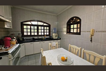 Casa à venda com 224m², 3 quartos e 5 vagas