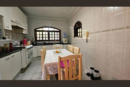 Casa à venda com 224m², 3 quartos e 5 vagas