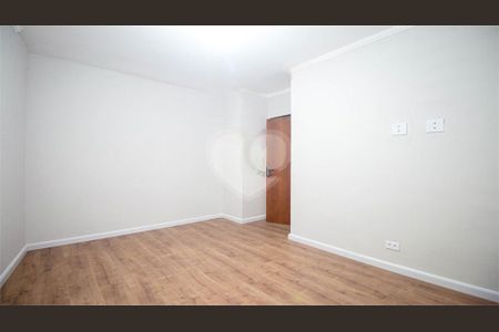 Casa à venda com 240m², 4 quartos e sem vaga