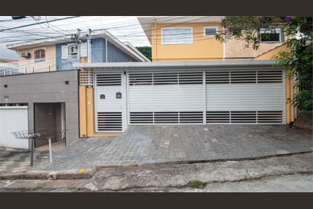 Casa à venda com 240m², 4 quartos e sem vaga