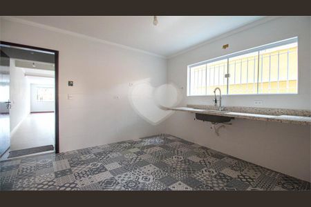 Casa à venda com 240m², 4 quartos e sem vaga
