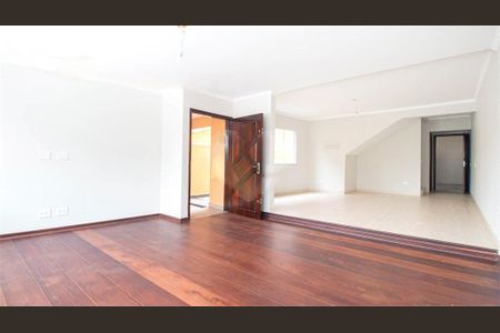 Casa à venda com 4 quartos, 240m² em Jardim Peri Peri, São Paulo
