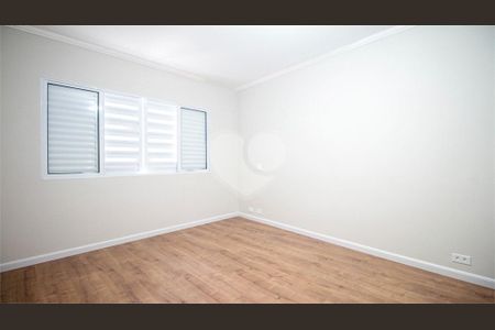 Casa à venda com 240m², 4 quartos e sem vaga