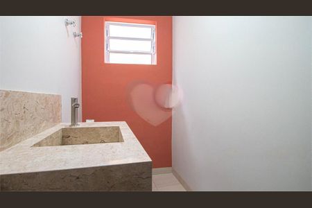 Casa à venda com 240m², 4 quartos e sem vaga
