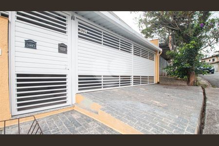Casa à venda com 240m², 4 quartos e sem vaga