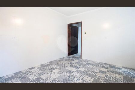 Casa à venda com 240m², 4 quartos e sem vaga