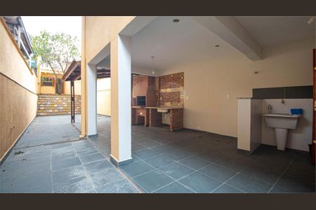 Casa à venda com 240m², 4 quartos e sem vaga