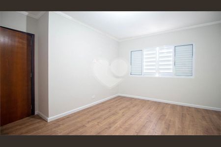 Casa à venda com 240m², 4 quartos e sem vaga
