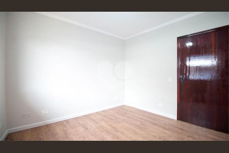 Casa à venda com 240m², 4 quartos e sem vaga