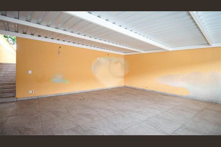 Casa à venda com 240m², 4 quartos e sem vaga