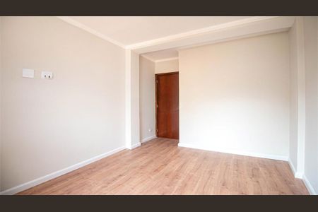 Casa à venda com 240m², 4 quartos e sem vaga