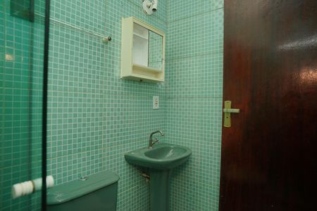 Casa para alugar com 72m², 2 quartos e 3 vagasBanheiro do Quarto 2