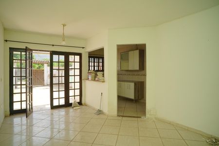 Casa para alugar com 72m², 2 quartos e 3 vagasSala
