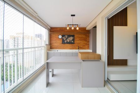 Apartamento à venda com 102m², 3 quartos e 1 vaga Apartamento à venda com 102m², 3 quartos e 1 vagaVaranda