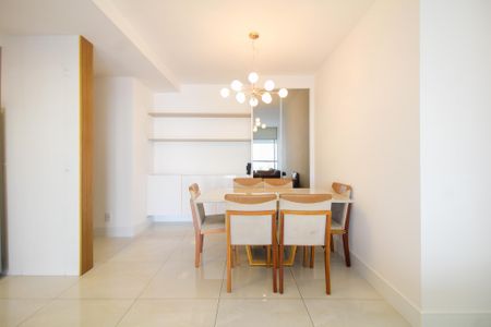 Apartamento à venda com 102m², 3 quartos e 1 vaga Apartamento à venda com 102m², 3 quartos e 1 vagaSala