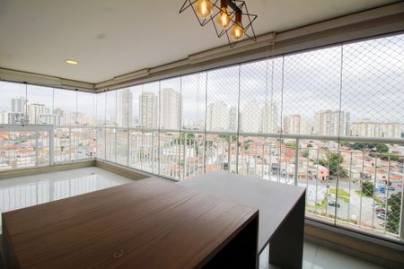 Apartamento à venda com 102m², 3 quartos e 1 vaga Apartamento à venda com 102m², 3 quartos e 1 vagaVaranda