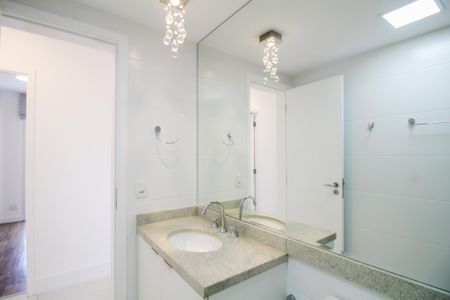 Apartamento à venda com 102m², 3 quartos e 1 vaga Apartamento à venda com 102m², 3 quartos e 1 vagaBanheiro