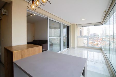 Apartamento à venda com 102m², 3 quartos e 1 vaga Apartamento à venda com 102m², 3 quartos e 1 vagaVaranda